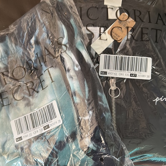 VS PINK TIE DYE SET - Picture 11 of 11